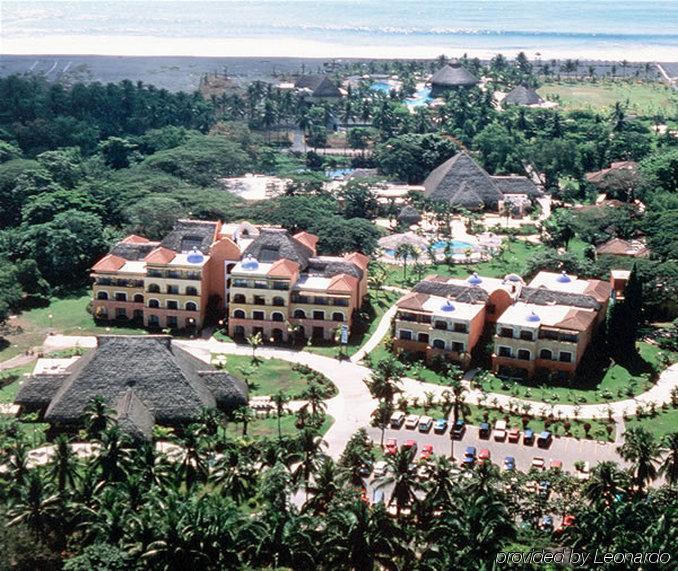 Hotel Soleil Pacifico Чуламар Экстерьер фото